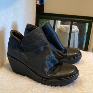 Fly London black leather wedge ankle boots 8